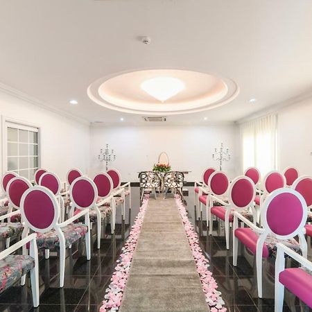 Hotel Florenca Luanda Bagian luar foto
