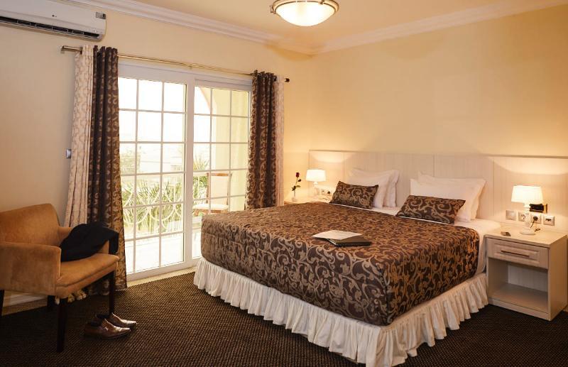 Hotel Florenca Luanda Bagian luar foto