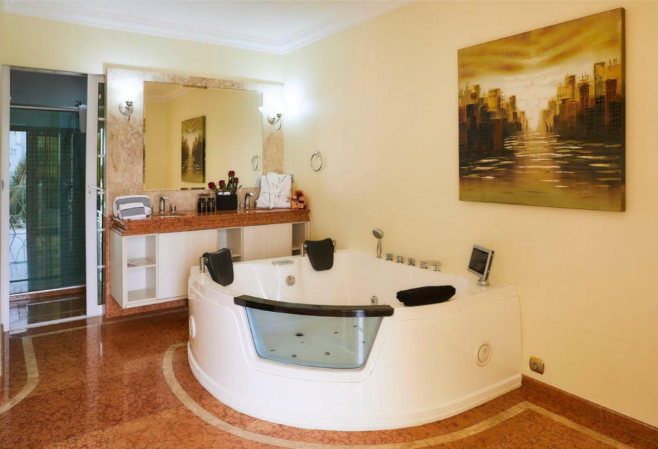Hotel Florenca Luanda Bagian luar foto
