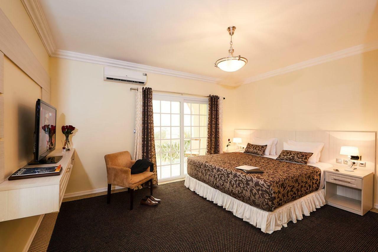 Hotel Florenca Luanda Bagian luar foto